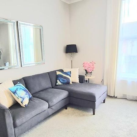 Spacious 3 Bed Flat Near The Sea With Parking Bournemouth Bagian luar foto