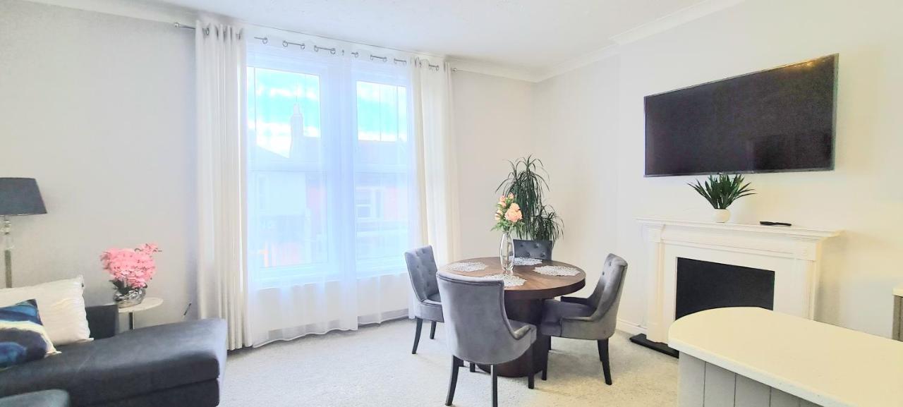 Spacious 3 Bed Flat Near The Sea With Parking Bournemouth Bagian luar foto