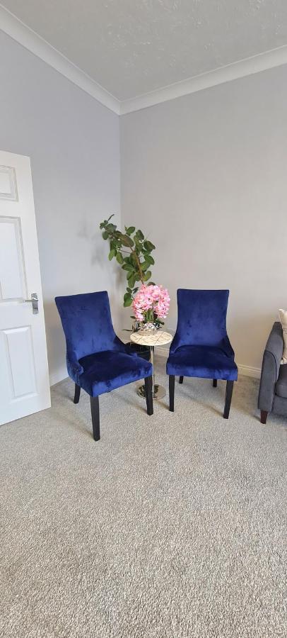 Spacious 3 Bed Flat Near The Sea With Parking Bournemouth Bagian luar foto